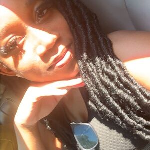 Meet your Posher, Makayla